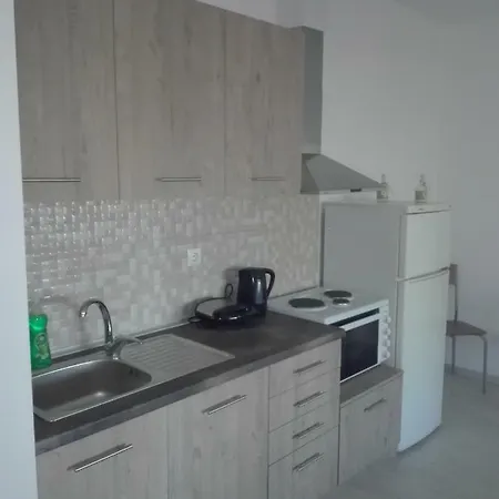 Luxury Apartment *