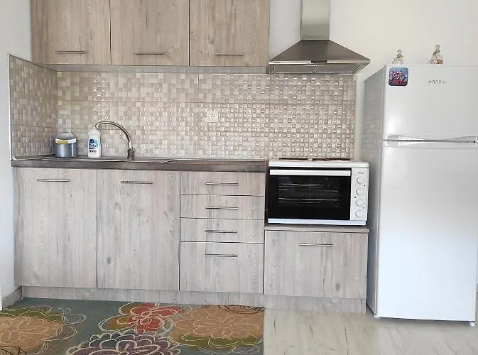 To Petrino * Agios Andreas (East Macedonia)